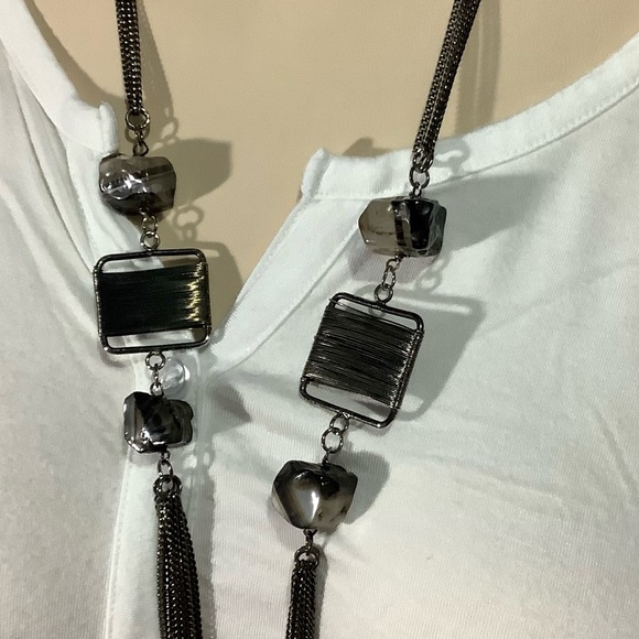 Gun metal fashion statement dangle necklace - Picture 4 of 4